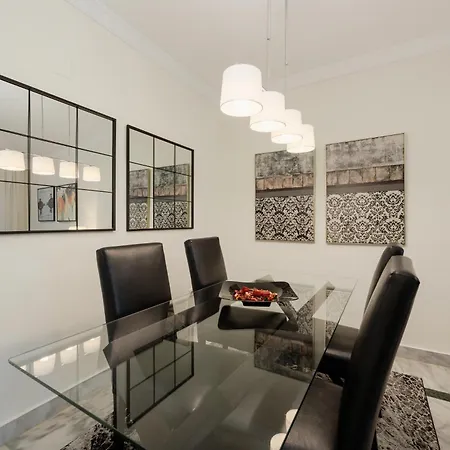Apartment Cozy With Terrace And Huge Communal Swimming Pool And Tennis Courts In Puerto Banus Marbella